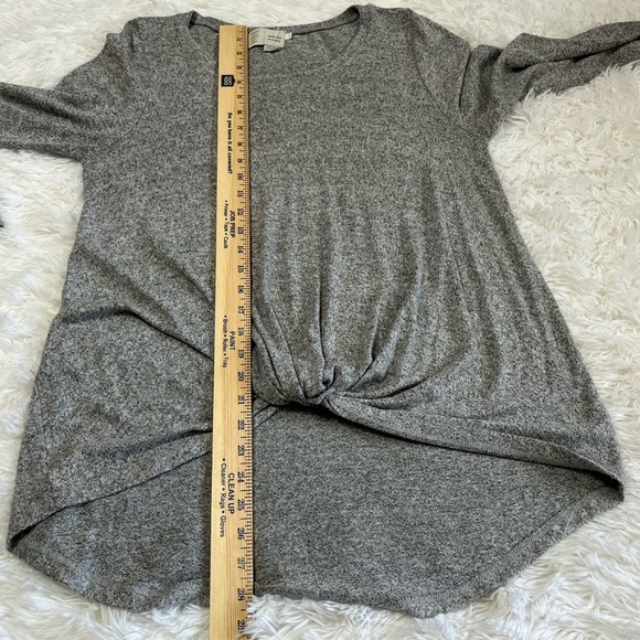 Anthropologie | Saturday Sunday | Gray Twist Front Long Sleeve Top - Picture 7 of 7